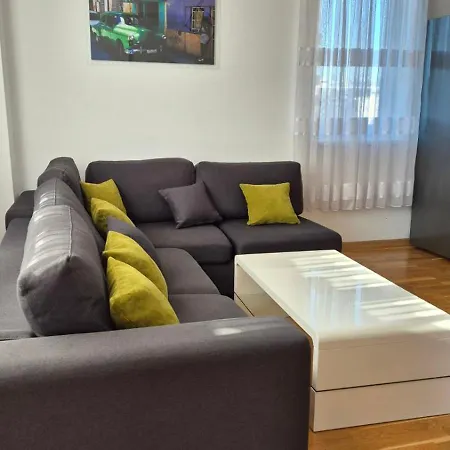 Maxilux Apartment *